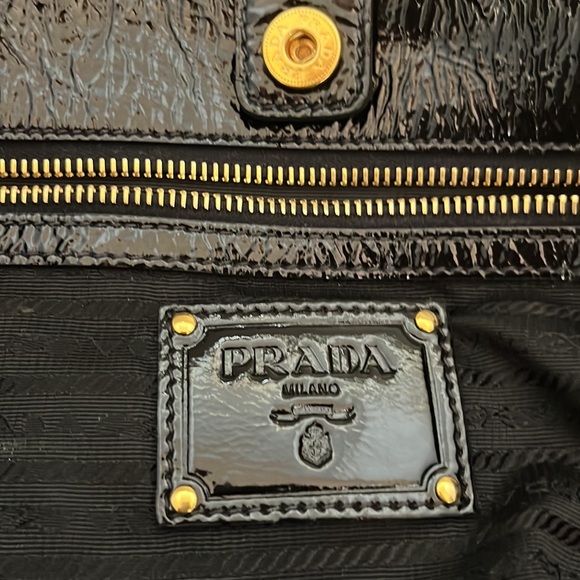 Prada nylon/ patent leather large bag with gold/patent chain handle - Picture 3 of 16